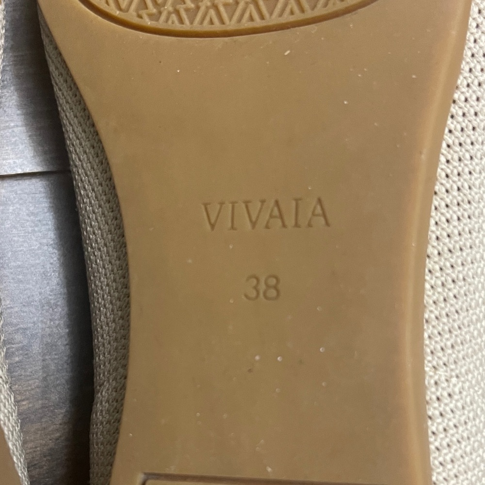 VIVAIA Beige and Black Flat - Picture 11 of 11